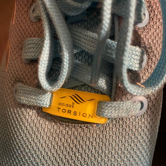 Adidas Torison men’s shoes - Picture 2 of 4